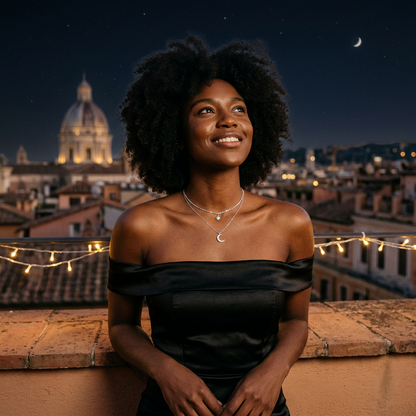 Collana Notte Stellata Porto Cervo indossata su una terrazza di notte